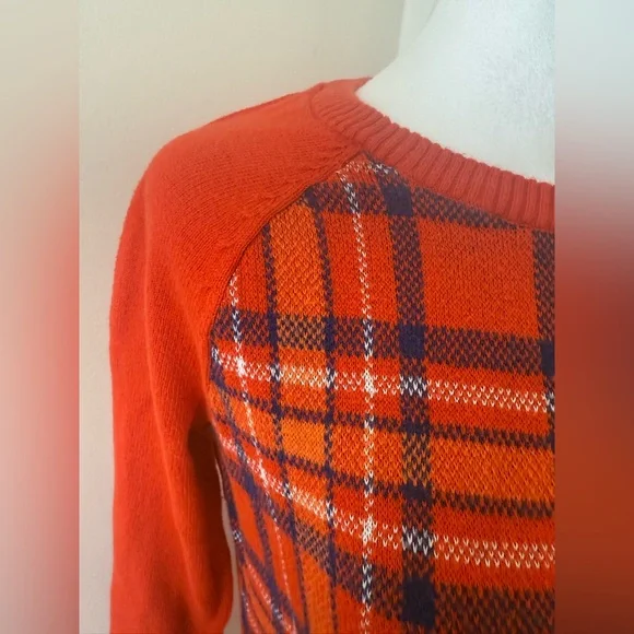 Classic Red Plaid Knit Sweater - Comfortable and Stylish - Picture 6 of 12